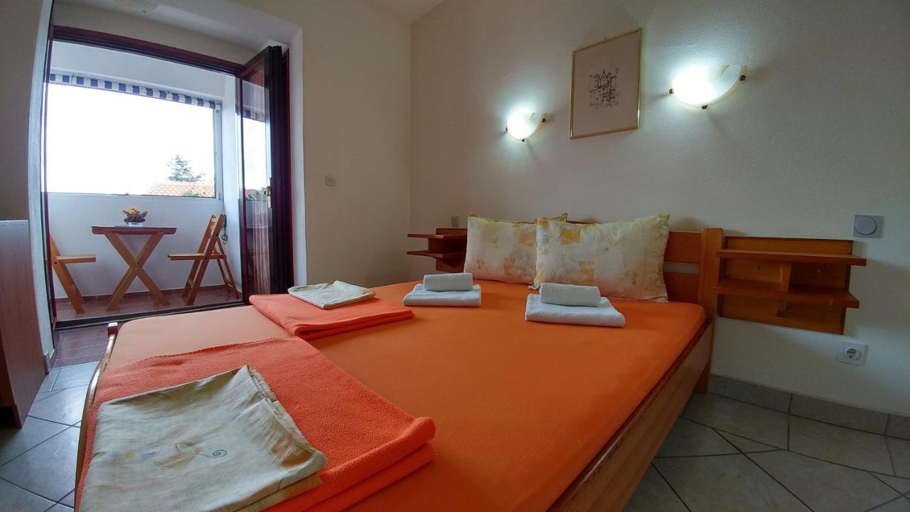 Apartments And Rooms Bova Baška Exteriér fotografie