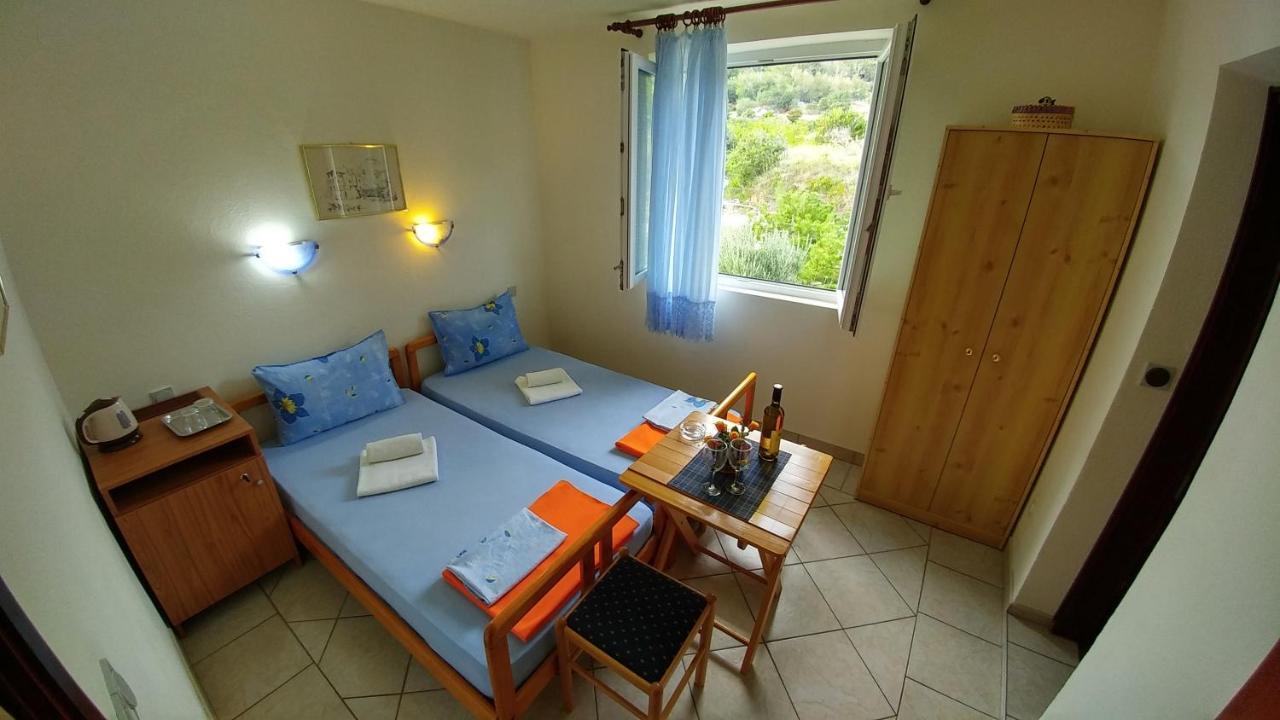 Apartments And Rooms Bova Baška Exteriér fotografie