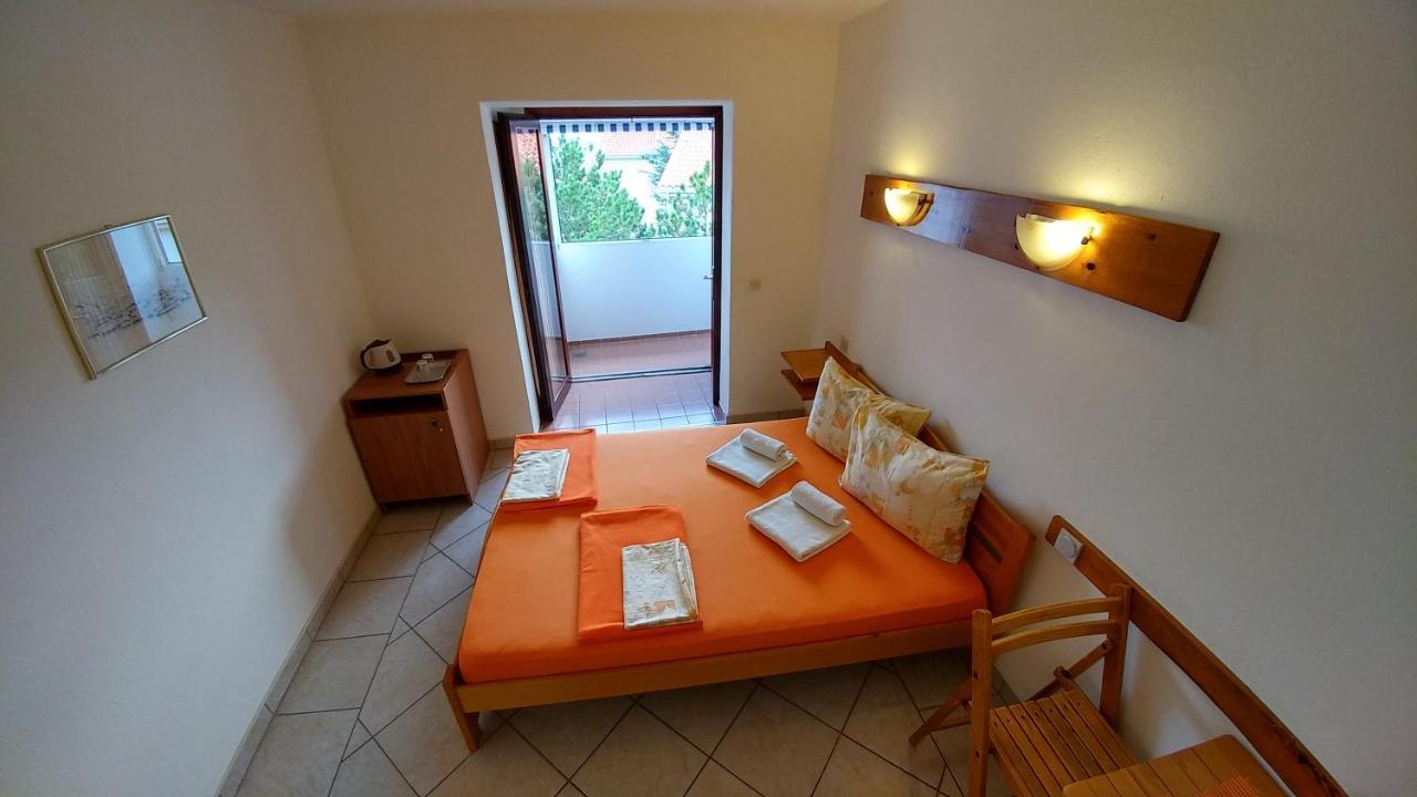 Apartments And Rooms Bova Baška Exteriér fotografie